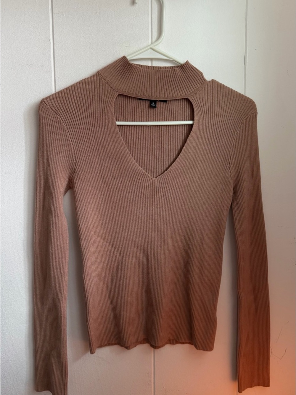 Kendall & Kylie Ribbed V-Neck Cutout Top - Mauve